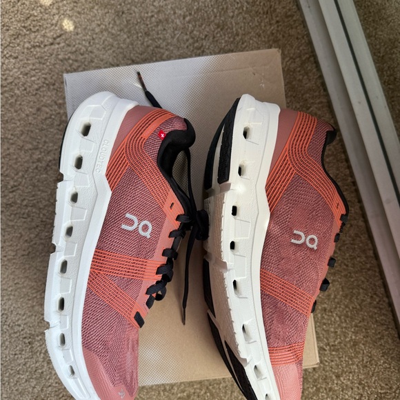 On Running' CloudGo Wide Shoes - Picture 8 of 13